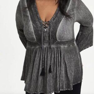 Torrid (size 5) Babydoll Top Crinkle Gauze Mineral Wash Black